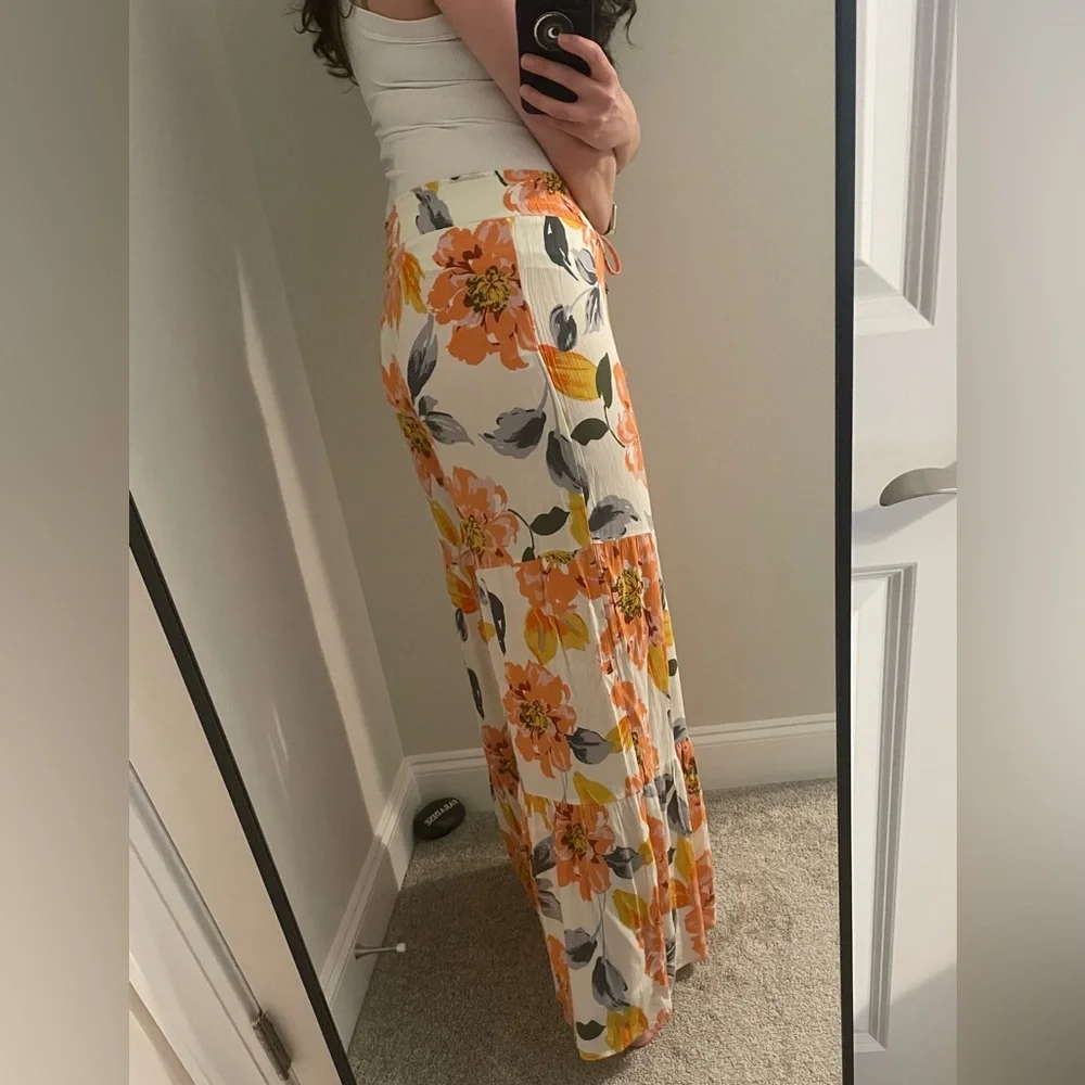 NWT Blue B. Floral Print Flared Flowly Lightweight Palazzo Pants Sz M - Picture 3 of 6
